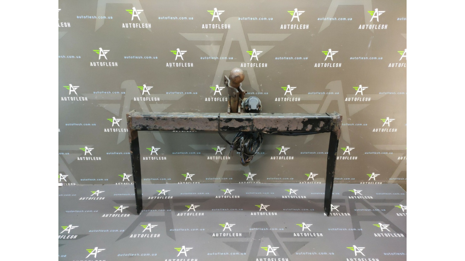Б/у фаркоп/ крюк буксировочный ZF7H0001T для  Volkswagen Transporter T5/ T6